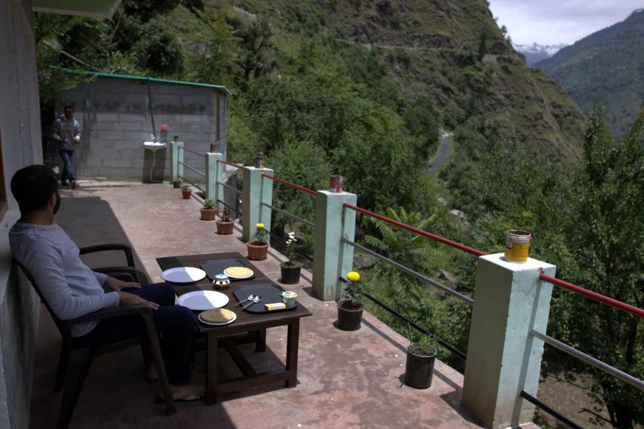 Tirthan Hilltop Home Stay Banjār Exterior foto