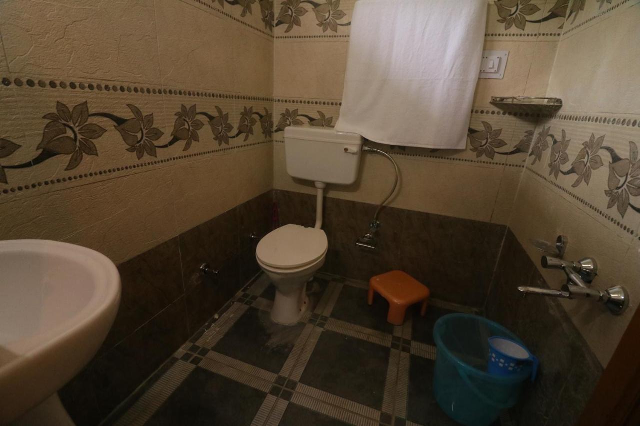 Tirthan Hilltop Home Stay Banjār Exterior foto
